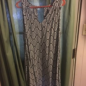 Black and white sleeveless dress!